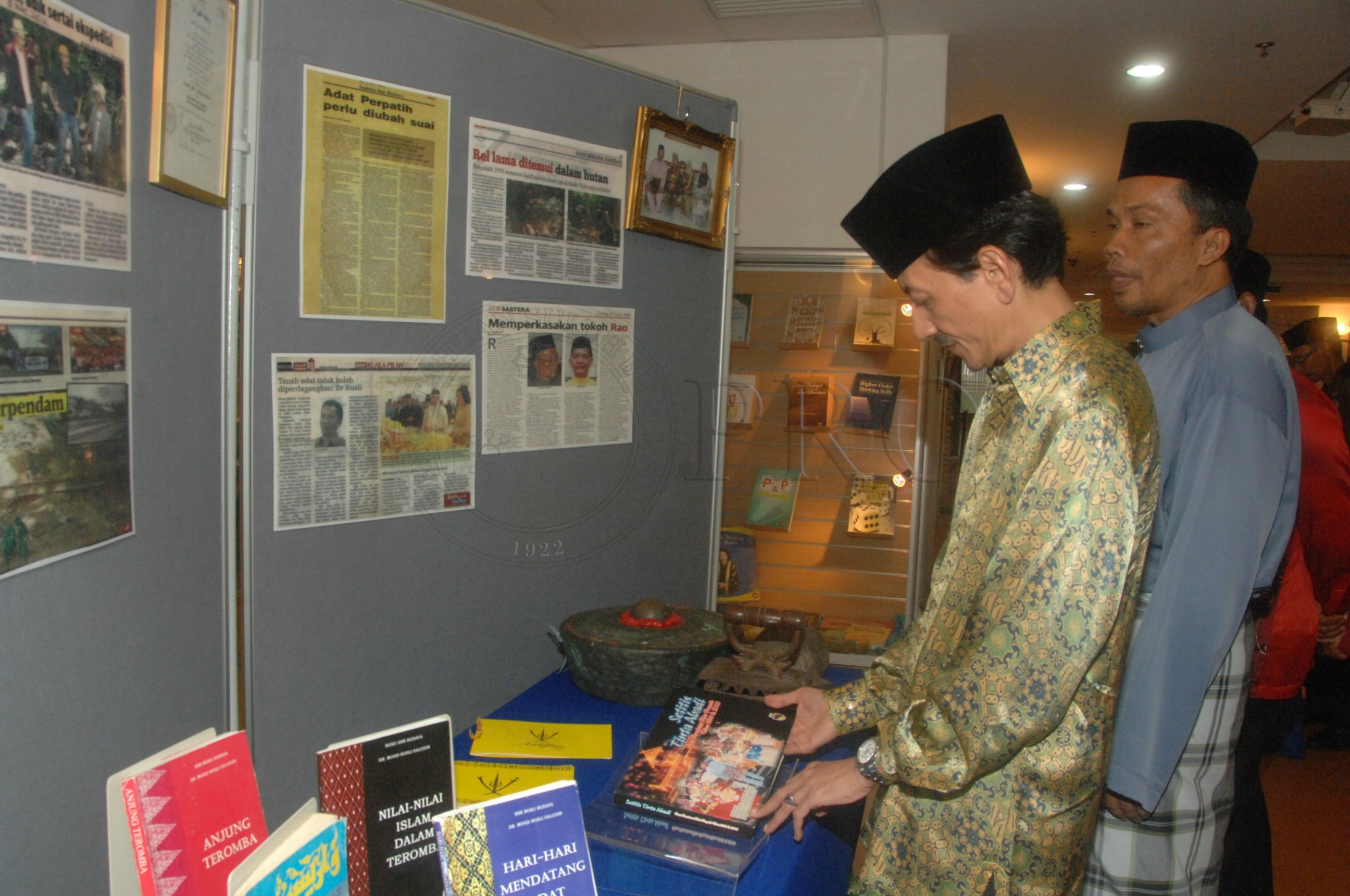 PRO 14 33 WACANA FBA 0098